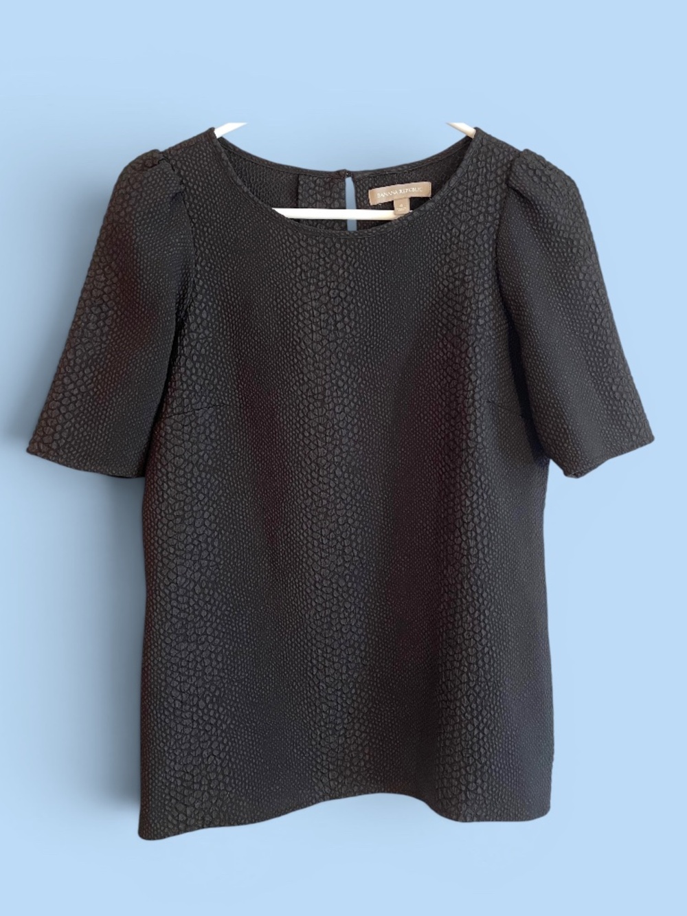 Banana Republic Black Textured Crocodile Print Elbow Sleeve Top Size 4